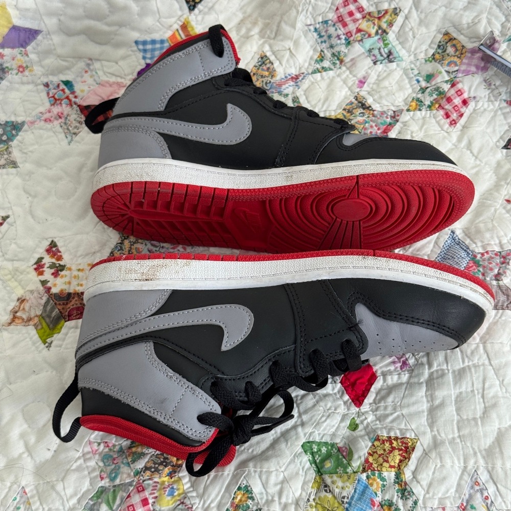 Nike Air Jordan 1 Mid Shadow Red Black Grey Sneakers Classic Streetwear Kids 3Y - Picture 3 of 6